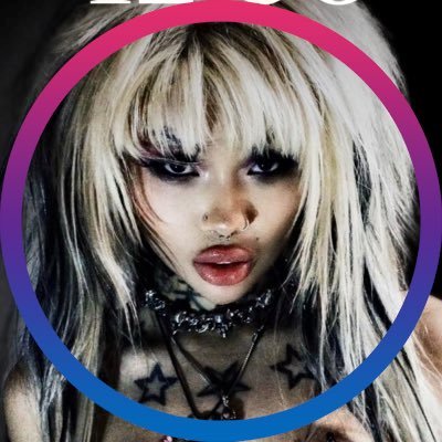 cherrypopbaybe's profile picture. 21 | alexis munroe enjoyer | hottie 🦋| yautja lover ☆ | a space for my interests ☺︎ loser in my banner drawn by @alienyuri0 !!