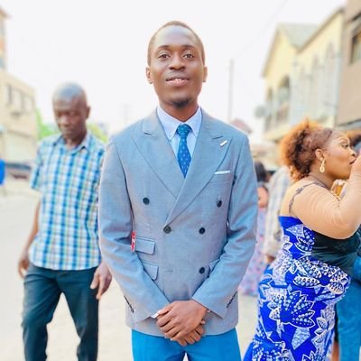 IIbula77830's profile picture. je suis entrepreneur 
organisateur de fête
directeur général société de construction