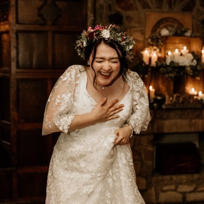 losingrhi's profile picture. newly wed but also in love with #TSTheLifeofaShowgirl ❤️‍🔥 attended #LondonTSTheErasTour N2, N3 & N6 🪩✨