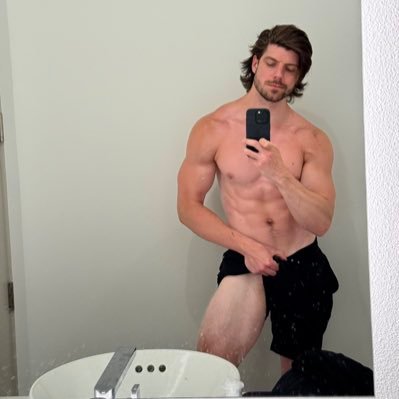 HUNGD1LF's profile picture. 