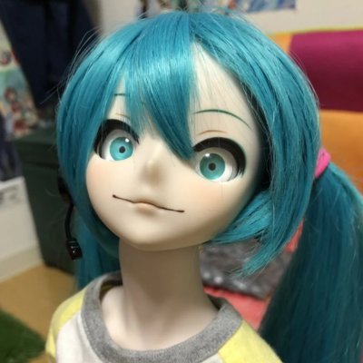 Aliena0804's profile picture. dos puntos V