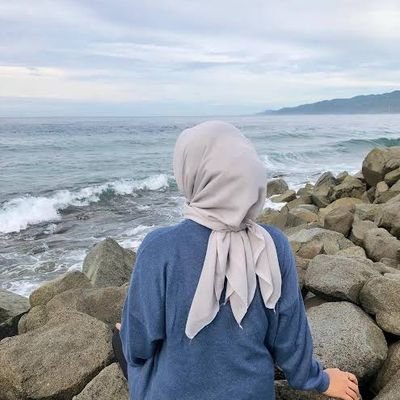 Revita23_'s profile picture. reading acc