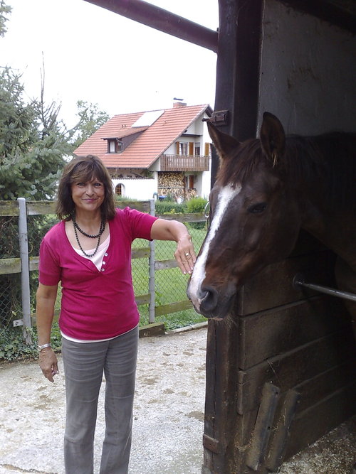 elkemeineck's profile picture. 