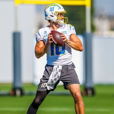 DimesOnTheField's profile picture. Destined for more. ↪︎ parody.