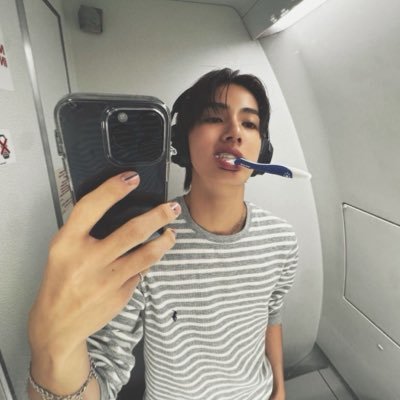 4EVERMYKOL's profile picture. meh