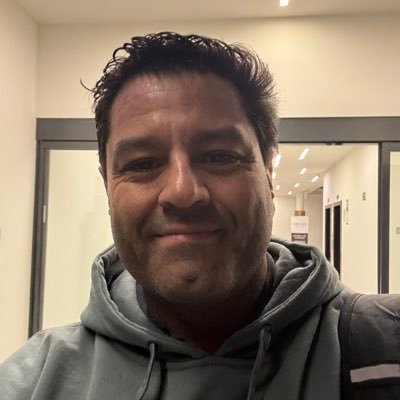 carlosasin's profile picture. Brand lover. Voluntario @Aaqua_es Seriéfilo 🍿, viajero ✈️, foodie 🍎 y senderista 🥾. Producto de 🇪🇸 #SoyPilarista