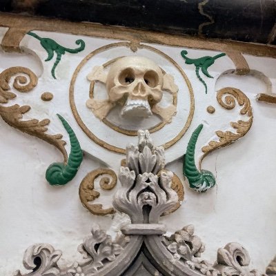 2Argenti's profile picture. Femina.
Former vinyl section Virgin mega store employee.