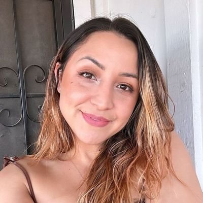 bella_jenn92641's profile picture. 