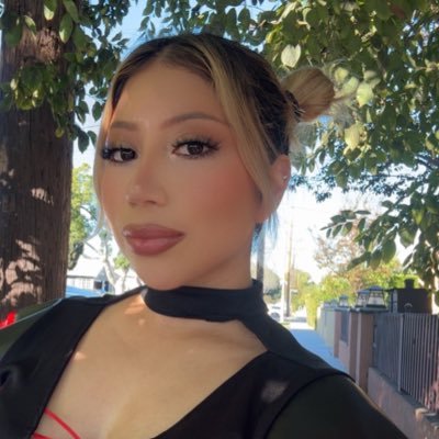 jewleejewllz_'s profile picture. for the laughs & random thoughts. 🎭