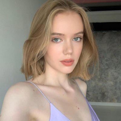 Chloe_8Williams's profile picture. Freedom is not a state, but a choice. Greet each day with a smile, and define your life with freedom.