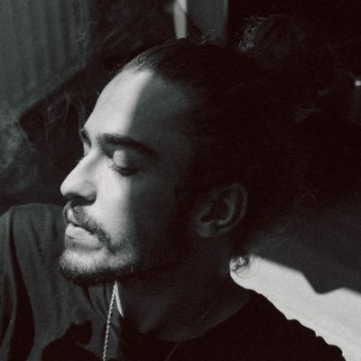 witchhunt3rr's profile picture. سیگار در تصاویر تزئينی میباشد