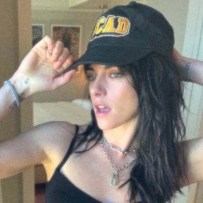 longliveKS's profile picture. tô aqui pelas fofocas e fanfics, manda links! ✨twilight, taylor swift e kristen stewart✨