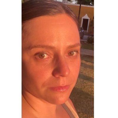 TheNowhereGirl_'s profile picture. ♒Humanista y Minarquista/Ordoliberal. •Periodista,Cine,Música, RRPP,Literatura,BSC - Multitasking •I'm a real NowhereGirl making all my nowhere plans for nobody