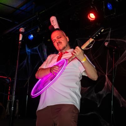 Davexx100's profile picture. As maquinações de minha mente são um enigma.

Eu gosto de prog.

Ig: @brandao.davi_