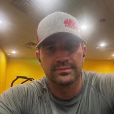 chrisarthurr0's profile picture. firm believer in second chances