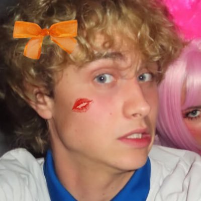 blythrry's profile picture. 𝗽𝗼𝗽 𝗽𝗿𝗶𝗻𝗰𝗲𝘀𝘀 sun ☀︎, 𝗯𝗹𝘆𝘁𝗵 moon ☾ , 𝘇𝗮𝗱𝗮 rising ↑ 🍊🌊 exclusive: @addinabearshirt ✮ she / her ✮