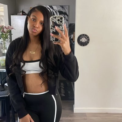 pr3ttymaji's profile picture. 