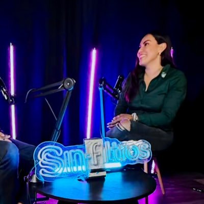 Ubarrancotv's profile picture. Mamá, comunicóloga, reportera de la vida y guionista de mi propia historia. #TVhost Productora/ @SinFiltros Conductora📻🎥📺 🎤Conferencista ☀️