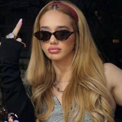 torreswithlali's profile picture. no puedo con la vida entera