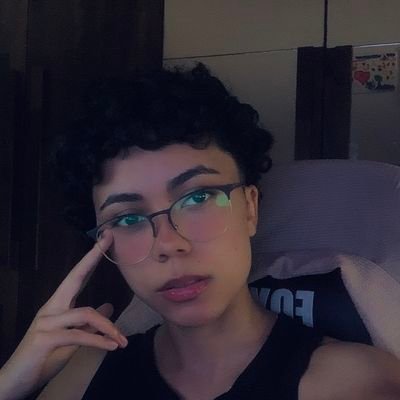 jh2lly's profile picture. 