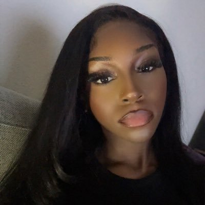 emygmn7's profile picture. 🇨🇬