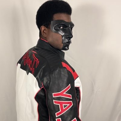 Justincosplays's profile picture. He’s a funny young guy, a bisexual| cosplayer/ nerd/ bara enthusiast| RV and Loona we miss you 🕊️