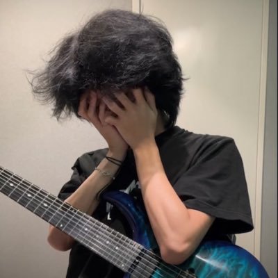 idkwtviok's profile picture. (*˘︶˘*).｡.:*♡