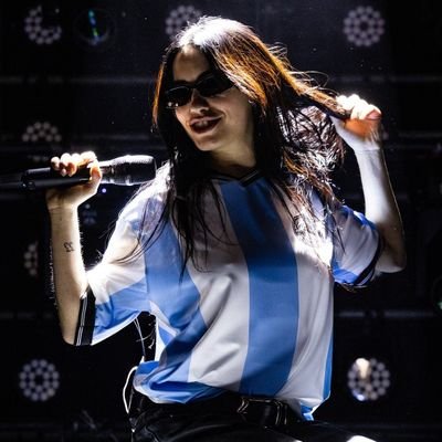 sbirrax's profile picture. tengo todo por delante y nunca me sentí tan bien🍃✨🧚🏻‍♀️ mamá te amo @lalioficial - 
veggie🥕 - Lic. Artes visuales 📚🖌️