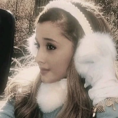 hachilore's profile picture. me at the suicide store
@svjaegers