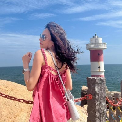 grxgfqw's profile picture. I love traveling, drinking red wine, enjoying good food, listening to music, and investing, among other things