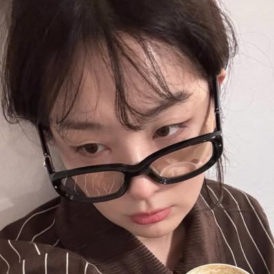 cosmickeeps's profile picture. 