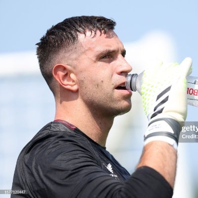 eldibu25's profile picture. Me re calientan los futbolistas. Dibu es el que se lleva mis pajas