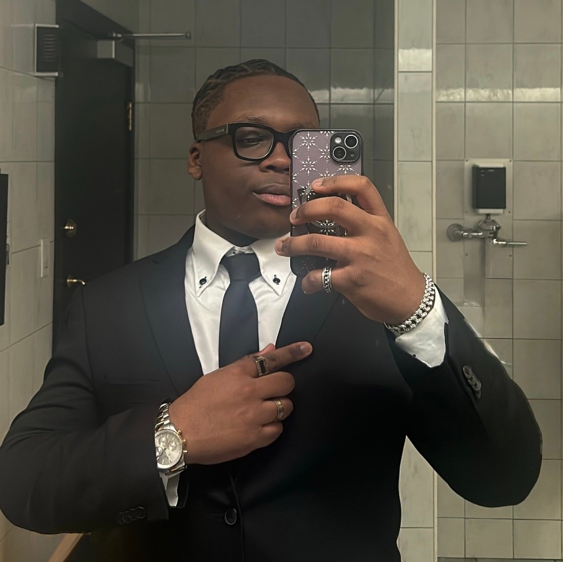 Ojlokenyo's profile picture. 