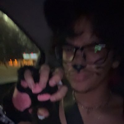 imagnaldsk's profile picture. think of love when you remember me