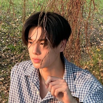 unnvillagee's profile picture. random acc