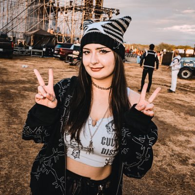 hexxdubz's profile picture. riddim witch sorceress 🖤— @witchesdubstep — mgmt - kevin@wastedpresents.com // bookings - dvartanian@corsonagency.com