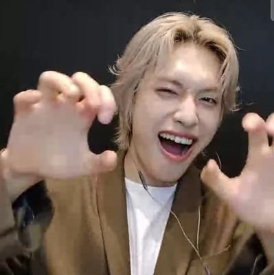 Kamiliiaaaaa's profile picture. 🐧/6 || Zero become One🌙 | Multifandom🤟 | see pinned for selling thread 🧵 | DM problem, please mention and I will DM you🫶