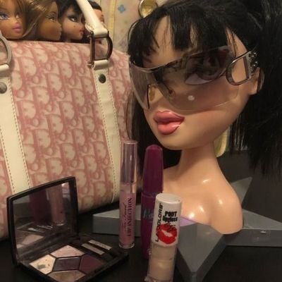 schokoladekchn's profile picture. mahasiswi semester 5 yang pusing belajar bahasa jerman level B2