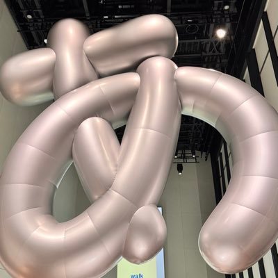 joyceywzhong's profile picture. 