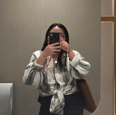 renegadeeee's profile picture. living life for the sole purpose of consuming unhealthy amounts of music & fiction