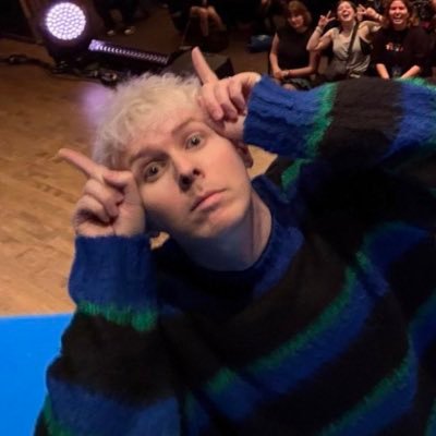 hearteyesboy's profile picture. full time internet t-boy. phil lester’s boyfriend.