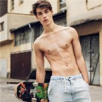 CleanL69581's profile picture. Why side newspaper bag reduce.