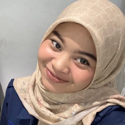 nanafemmeglo's profile picture. beginner beauty notes • real journal | combi-oily • neutral to warm undertone