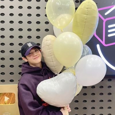 txkx_xxr's profile picture. hardcore one piece fans, pakcik² highlight 💙💛💚💜