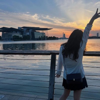 UmutKabcbd's profile picture. 日本、スイス、そしてフランスは、私に自由のより深い理解を教えてくれました。

音楽は旅にリズムを与えてくれます。

日本にもっと近づきたいと思い、最近日本語を学び始めました。