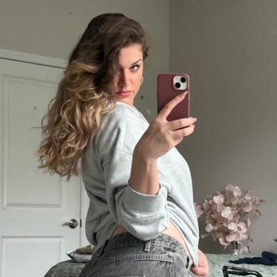 brittanyleereyn's profile picture. 