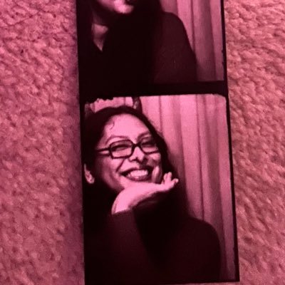 jkitsjenni's profile picture. 💌 coffee by bts is playing in the background