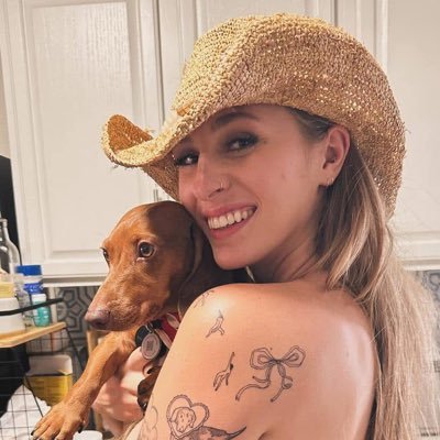 arisandraa11's profile picture. simple and gentle 😇😍 naughty 🍑😋😛|dms open |meetup|