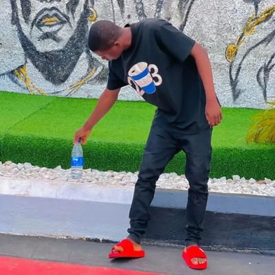 mellamy001's profile picture. I follow back immediately 👍🏼