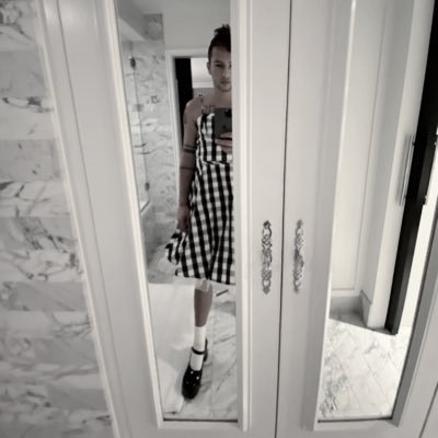 doubtliv's profile picture. the clique est. 2016 // i write fanfics sometimes •lil•